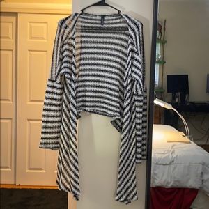 Tillys Black & White Cardigan Wrap Size Medium